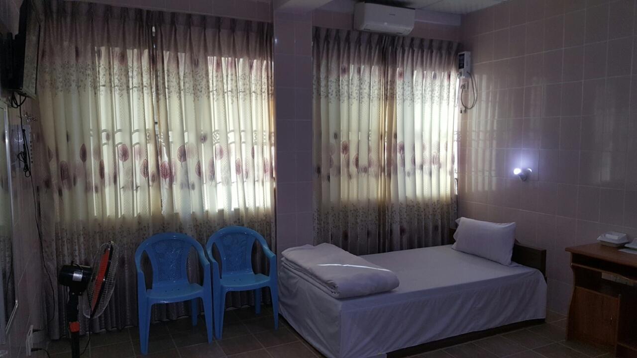 Red Dragon Hotel Hsipaw Exterior foto